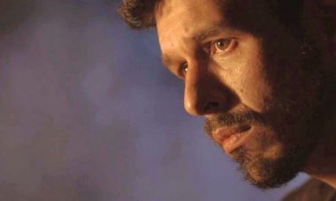 João Vicente de Castro como Alain, em "Espelho da Vida"