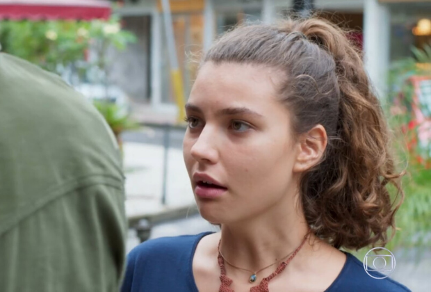 Rita e Raíssa prometem ajudar na divulgação da campanha de Jaqueline. Nesta quinta (9/1), em Malhação.