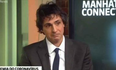 Jornalista da TV Globo chora ao vivo ao falar sobre coronavírus