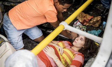 Serginho e Meg sofrem um acidente de ônibus. Segunda (16/3), em "Malhação"