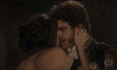 Dom Pedro e de Domitila se beijam. Sábado (16), em "Novo Mundo"