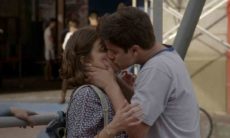 Jeff beija Mari para enganar Lincoln nesta terça (22) em "Malhação: Sonhos"