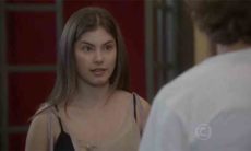 Bianca é criticada por pagar para Pedro namorar Karina nesta quinta (1) em 'Malhação: Sonhos'