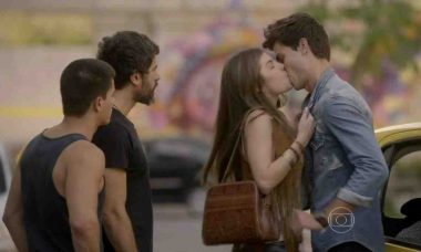 Bianca beija Lírio para provocar Duca nesta segunda (3) em 'Malhação: Sonhos'