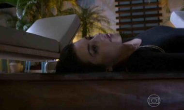Jade sofre um acidente e cai desmaiada nesta segunda (24) em 'Malhação: Sonhos'