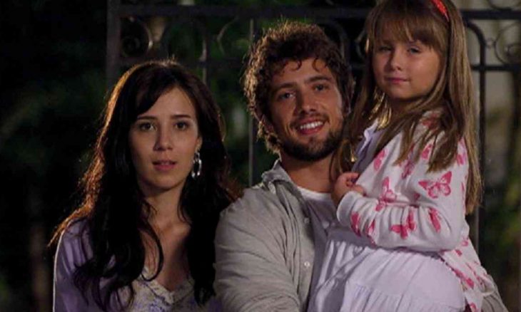 Ana se incomoda ao ver Rodrigo, Manu e Júlia juntos nesta quarta (12) em 'A Vida da Gente'
