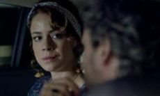 José Alfredo avisa a Cristina que sabe o resultado do exame de DNA nesta quinta (29) em 'Império'