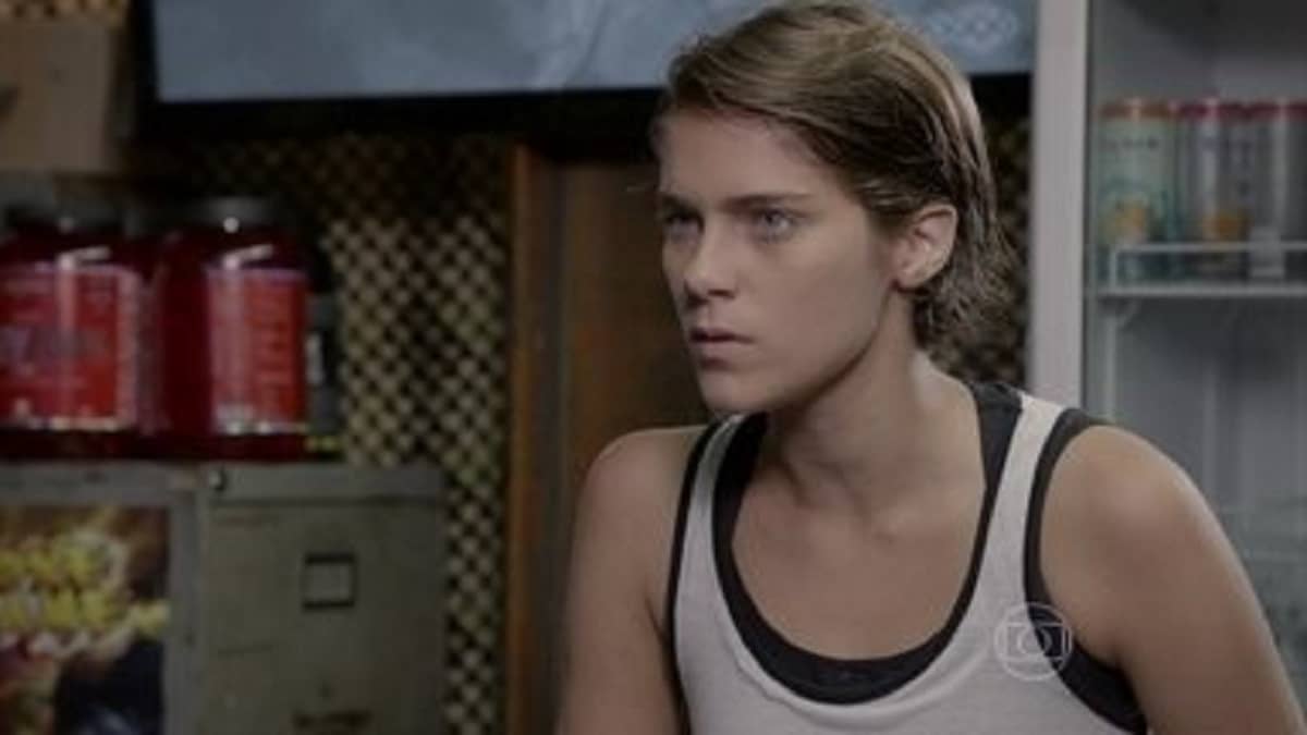 Karina conta para Cobra que Nat está viva nesta sexta (24) em 'Malhação: Sonhos'