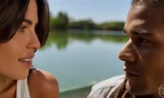 Guta e Marcelo se beijam nesta sexta (22) em 'Pantanal'