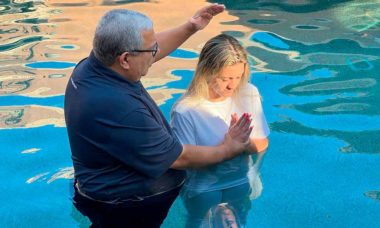 Filha de Gugu Liberato é batizada nos Estados Unidos