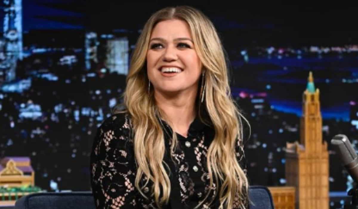 Sangeren Kelly Clarkson indrømmer en kontroversiel vane under bruseren. Foto: Reproduktion Instagram @kellyclarkson