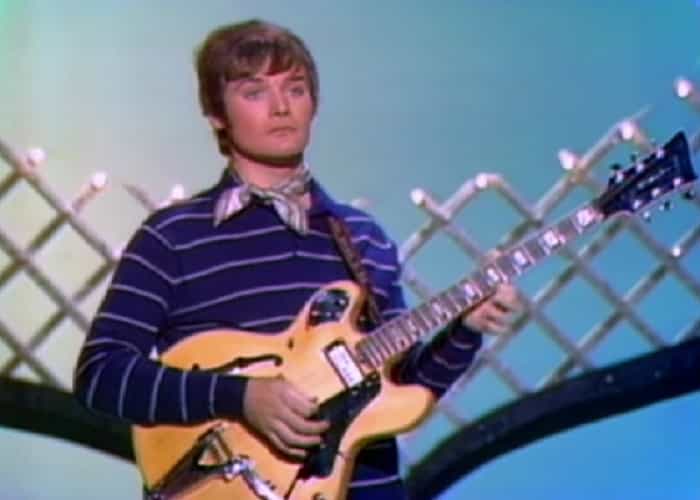 Creed Bratton, de "The Office", impressiona os fãs ao revelar passado como astro do rock (YouTube / @smurfstoolsoldiesmusictimemach)