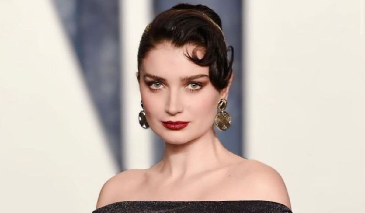 Eve Hewson, dcera zpěváka U2, hovoří o tom, mít velmi slavného otce, mužskou verzi Kris Jenner