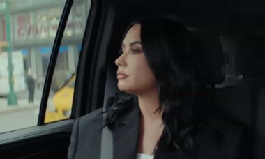 Documentário de Demi Lovato expõe o lado sombrio da fama infantil e emociona espectadores