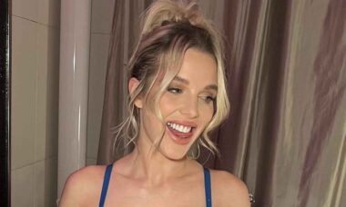 Helen Flanagan deixa fãs chocados após fazer confissão íntima em reality (Foto: Instagram)