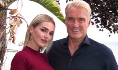 Mulher de Dolph Lundgren conta momento vergonhoso em que sua mãe descobriu seu relacionamento com o ator