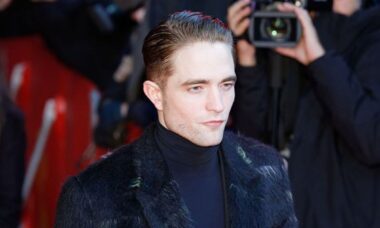 Robert Pattinson defende "Twilight" após quase 20 anos de lançamento do filme