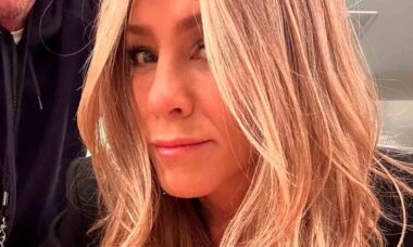 Jennifer Aniston. Instagram @jenniferaniston