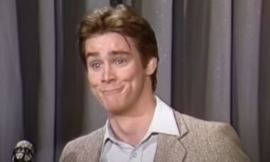 Jim Carrey mostra seu talento em imitação em clipe antigo da TV dos anos 80