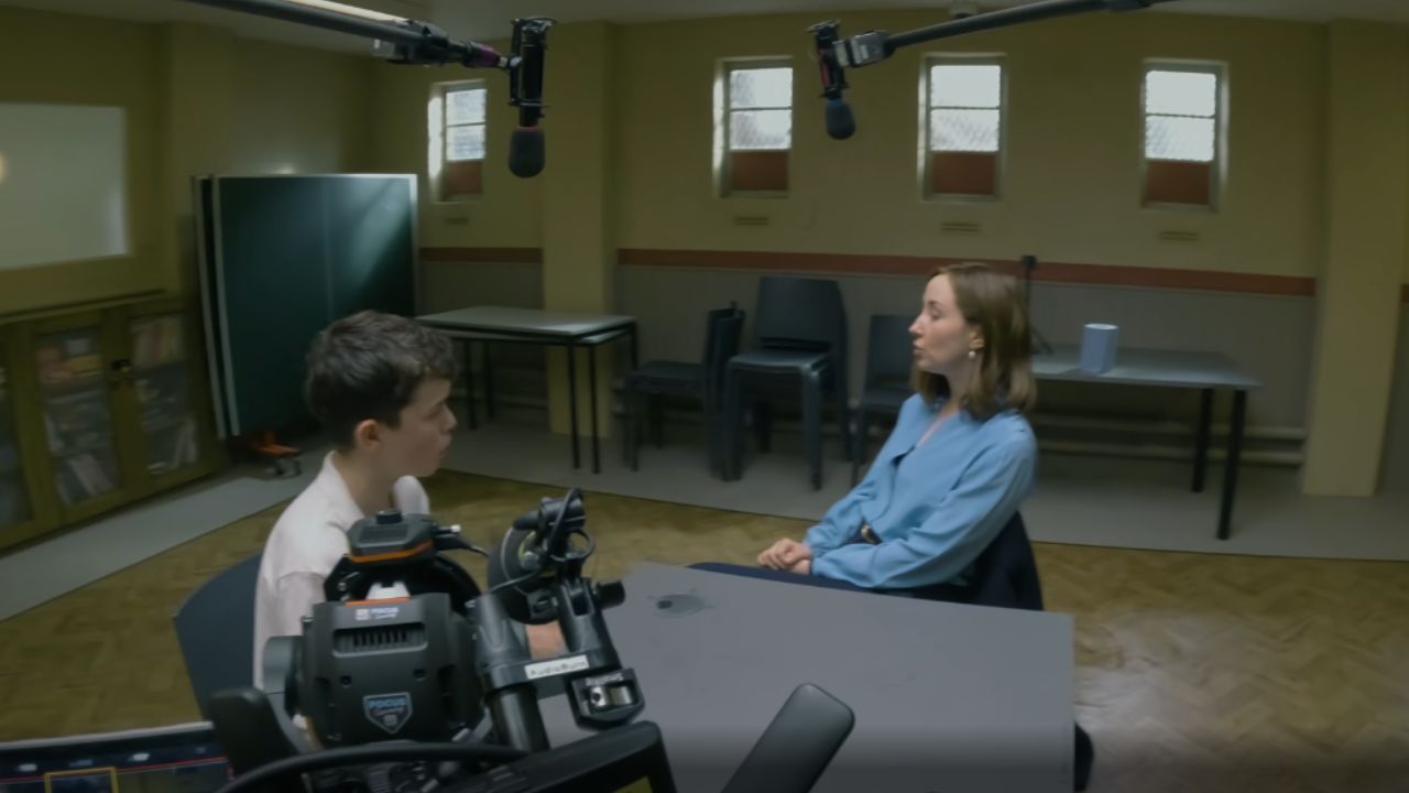 Bastidores de “Adolescence” mostra como os episódios foram filmados sem cortes