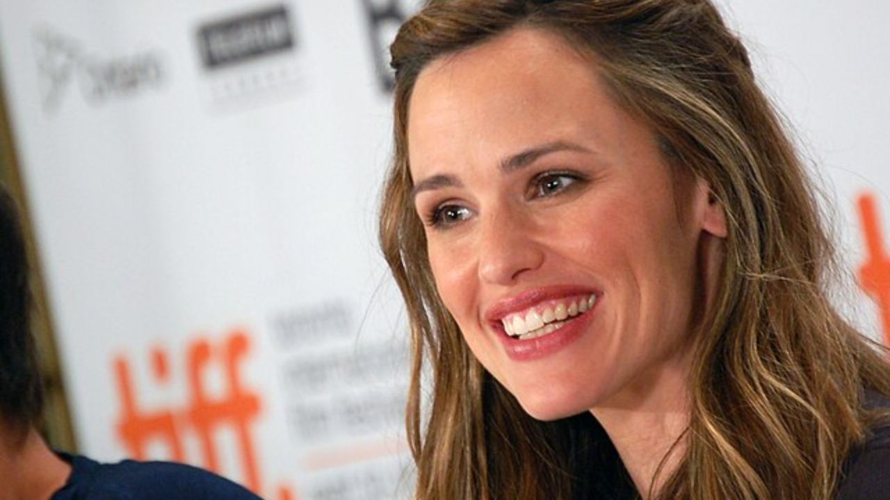 Jennifer Garner é vista com ex-namorado Ben Affleck e recebe ultimato do atual 