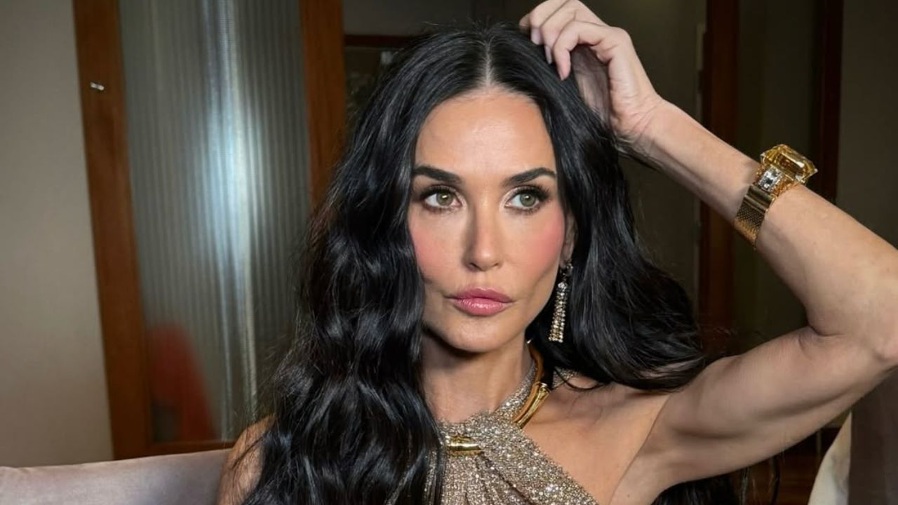 Demi Moore détaille son parcours pour réapprendre à aimer son corps : “Je me punissais”