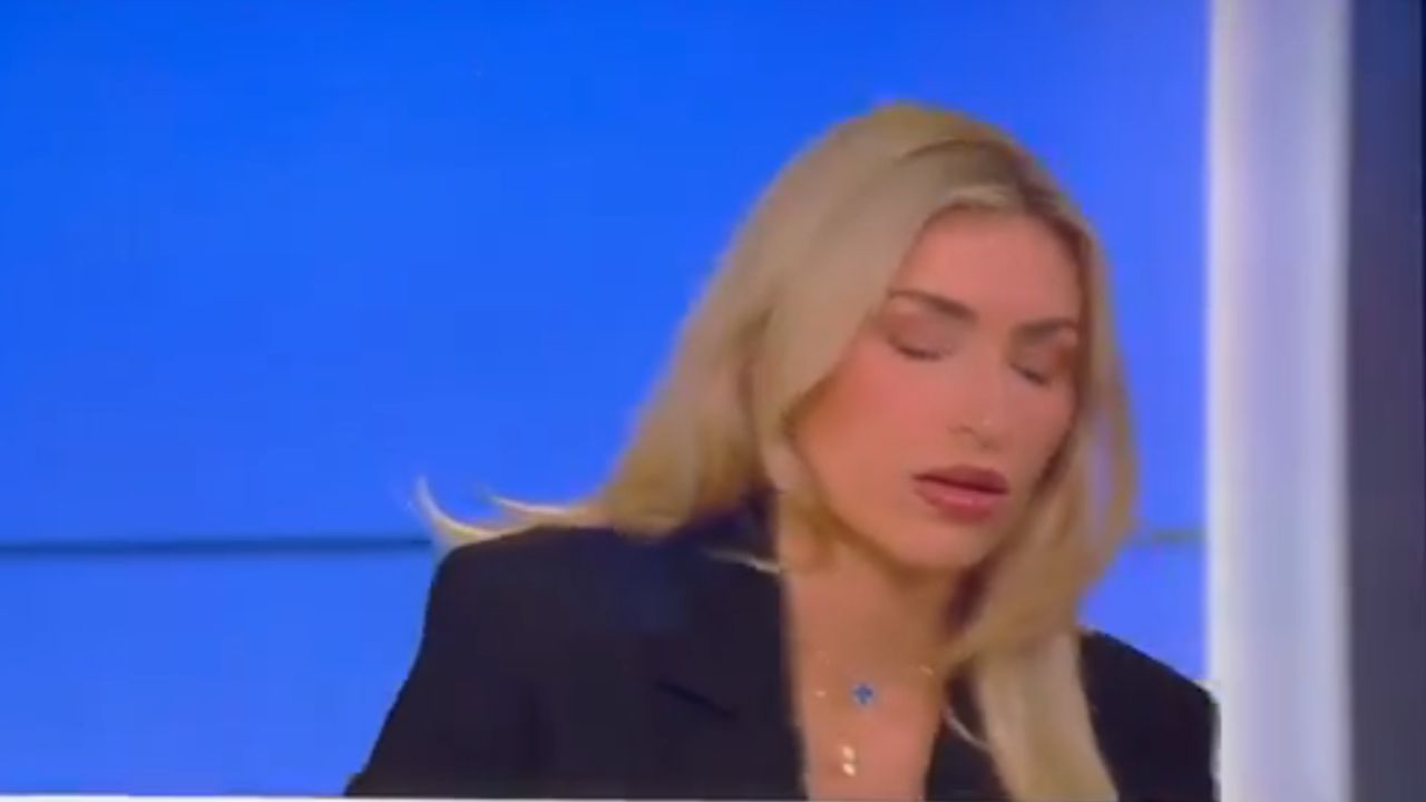 Camryn Kinsey, comentarista da Fox News, desmaia ao vivo após criticar Joe Biden