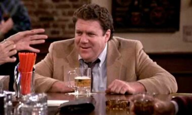 George Wendt em cena de 'Cheers' — Foto: Divulgação