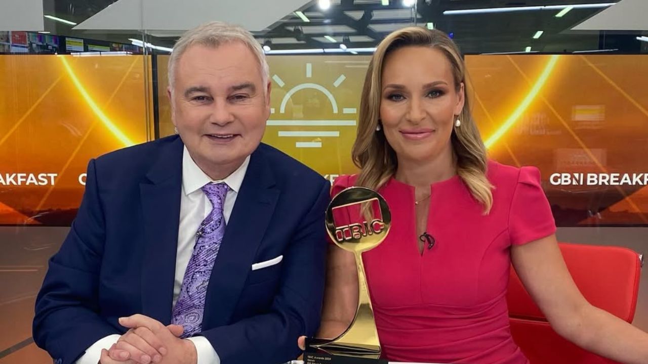 Eamonn Holmes, présentateur de GB News, est tombé en direct pendant l'émission, inquiétant ses collègues
