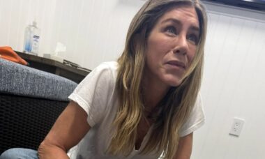 Jennifer Aniston exclui publicação com informação pessoal após alerta de fãs