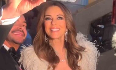 Elizabeth Hurley. Instagram @elizabethhurley1