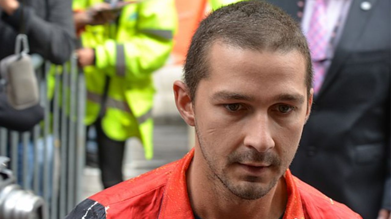 Shia LaBeouf se confie après avoir révélé qu'il a dormi dans Central Park lors d'un moment difficile de sa carrière