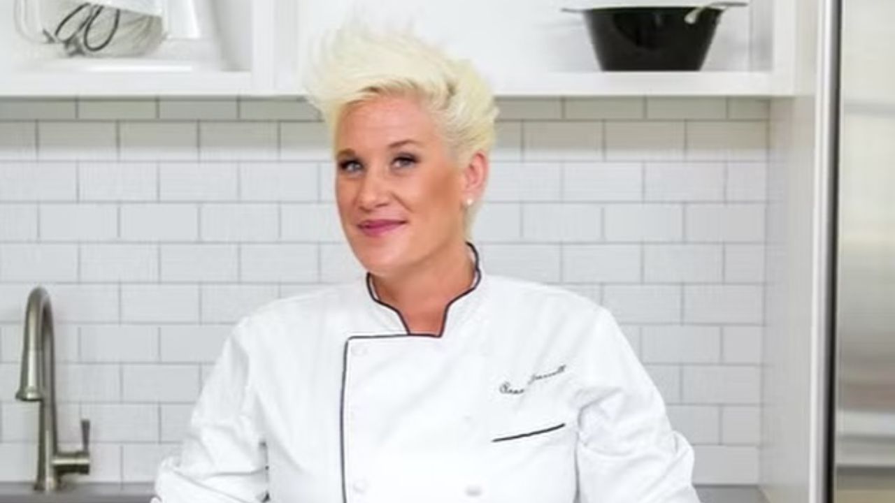 Anne Burrell, cheffe et animatrice de télévision, est décédée à l'âge de 55 ans