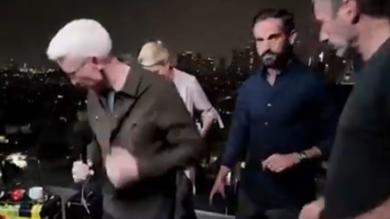 CNN journalist interrupts broadcast to protect himself from missile attack in Tel Aviv