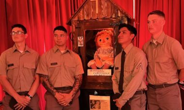 Verdadeira boneca Annabelle desaparece de quarto de hotel após a morte de investigador paranormal