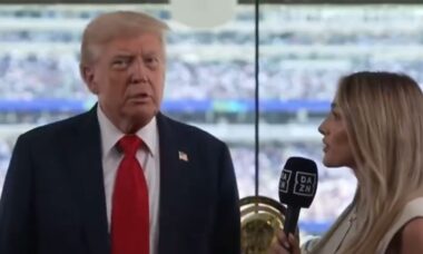 Donald Trump protagoniza momento bizarro em entrevista após invadir cerimônia da final do Mundial de Clubes