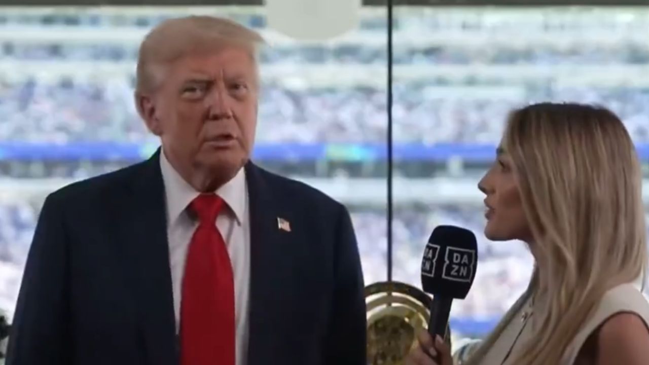 Donald Trump crée un moment bizarre lors d'une interview après avoir interrompu la cérémonie de la finale de la Coupe du Monde des Clubs