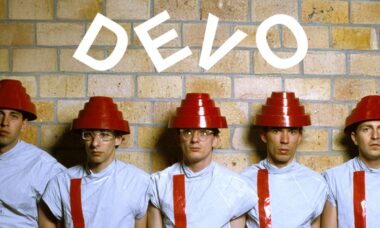 Netflix lança documentário sobre os 52 anos de carreira da banda Devo