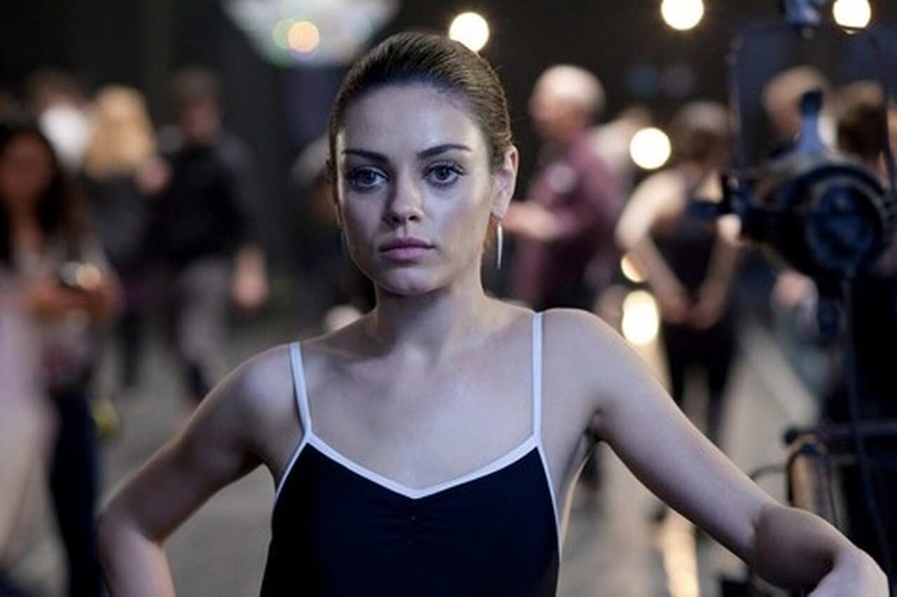 Mila Kunis se remémore son régime extrême pour son rôle dans "Black Swan" : "Beaucoup de danse et peu de nourriture"