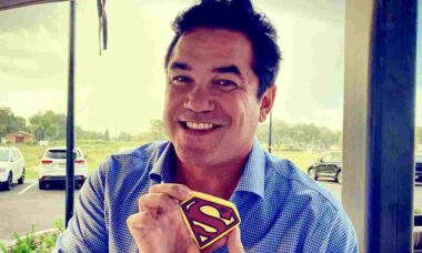 Ator que interpretou Superman nos anos 1990 anuncia entrada em agência de imigração dos EUA
