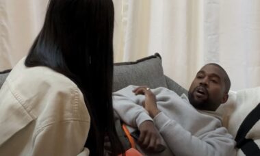 “In Whose Name?”: Kim Kardashian chora em trailer do documentário de Kanye West