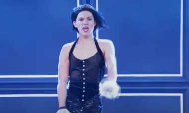 Tom Holland revela que meia-arrastão que usou no Lip Sync Battle de 2017 era de sua avó