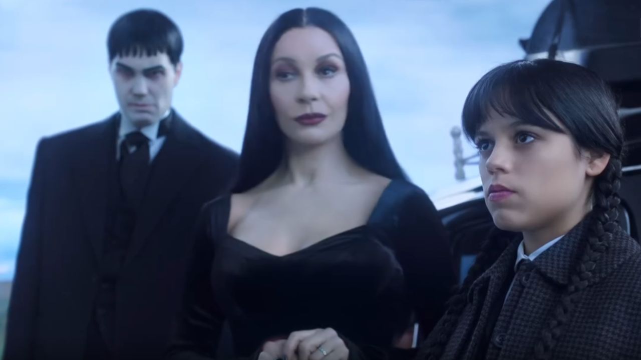 Les fans de “Wednesday” en colère contre Netflix après avoir divisé la saison 2 en deux parties