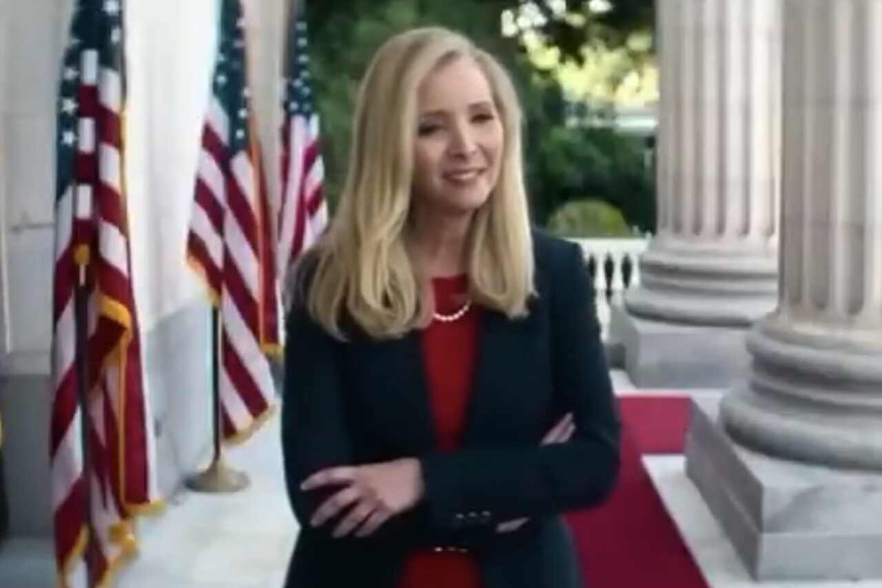 Lisa Kudrow apparaît dans une satire des partisans de Trump et les internautes réagissent