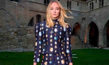 Sophie Turner. Instagram @sophiet