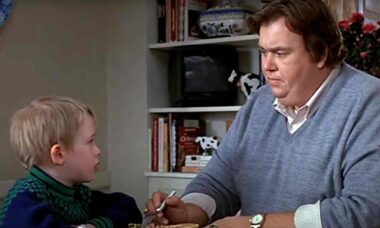 Macaulay Culkin e John Candy - reprodução Universal