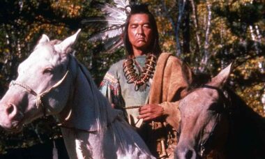 Graham Greene - Dances with Wolves - Orion Reprodução