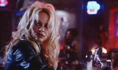 Pamela Anderson será produtora da nova versão de “Barb Wire” ao lado de seus filhos