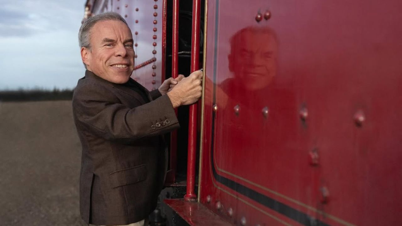 Warwick Davis retorna para o papel do Professor Flitwick na série de TV de “Harry Potter”