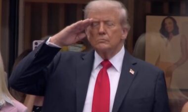 Vídeo: Donald Trump é recebido por misto de aplausos e vaias na final do US Open